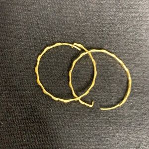 Earrings hoops laminated gold 18k
CRACCO Brand.